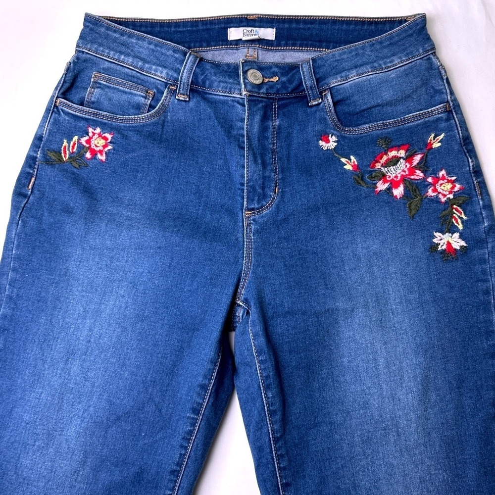 Croft & Barrow Floral Embroidered Mid Rise Straight Cropped Jeans Blue Size 6